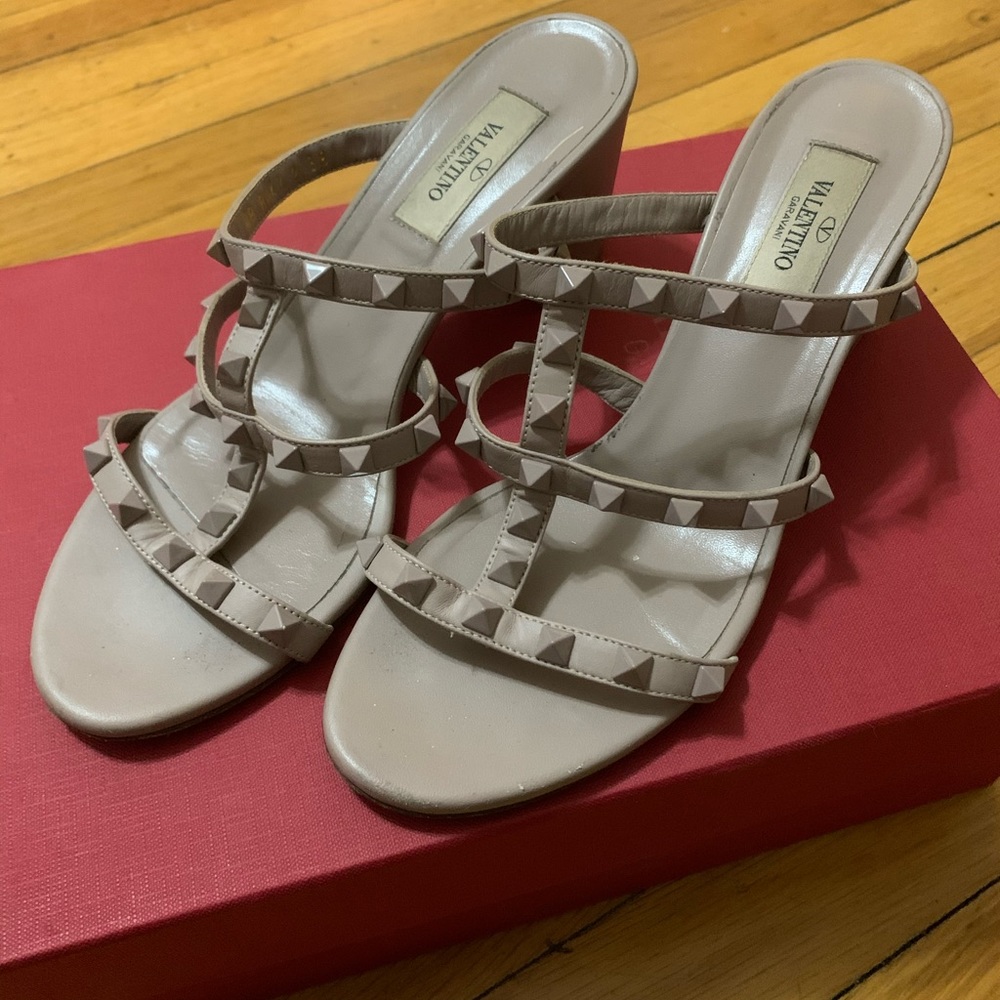 Rockstud slide sandals